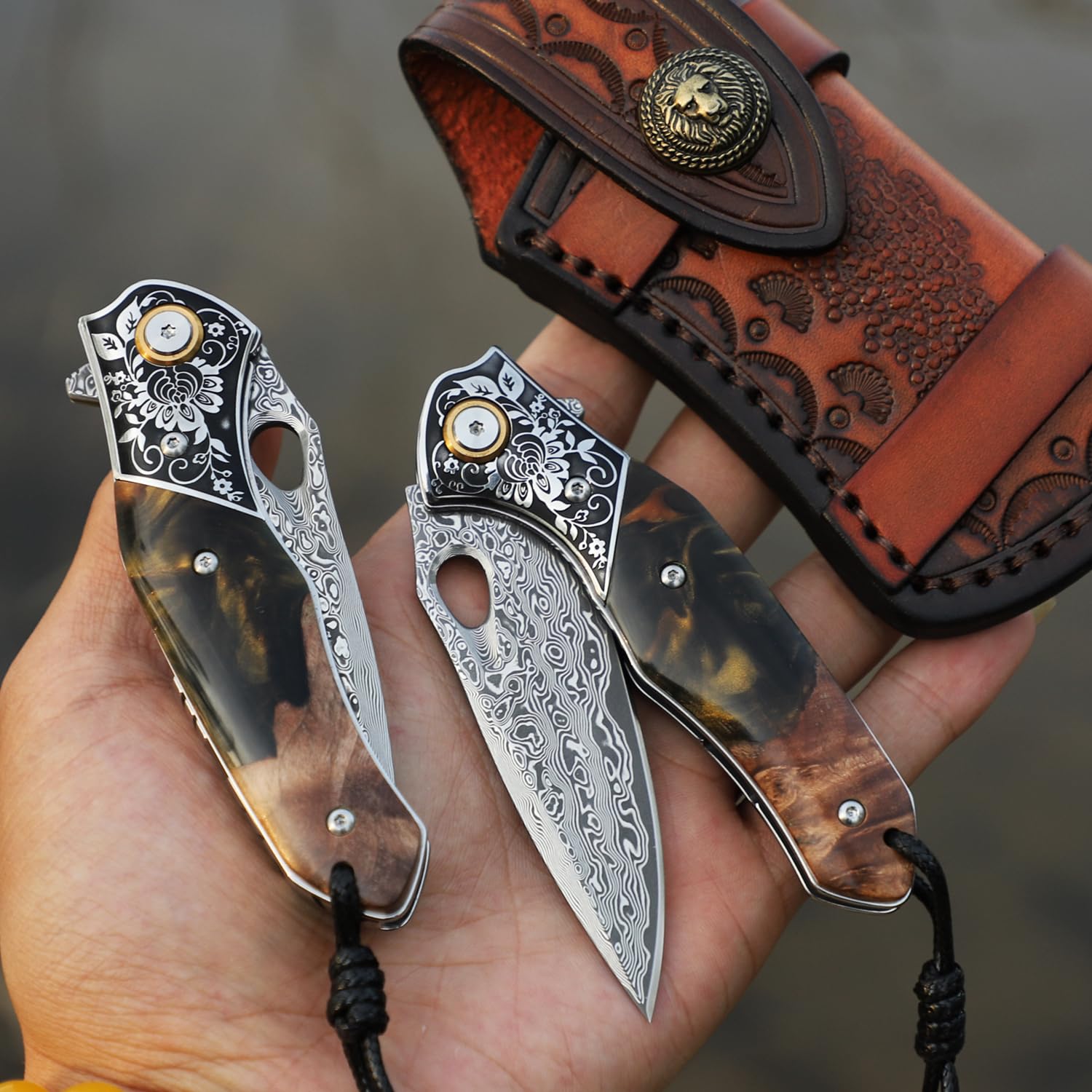 Handgefertigtes Japan Damaszener Stahl Taschenmesser，3,2-Zoll VG10 Klinge Männer und Frauen Klappmesser，Mit Holster，Futterschloss，Kunstharz und Ahorn Griff，Geeignet für EDC outdoor camping，gehen Ange