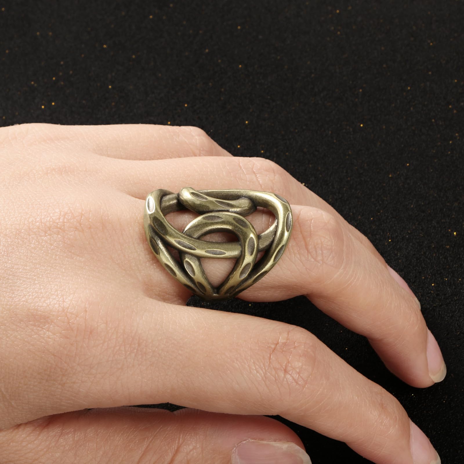 NBKLSWSUI Handmade Bronze Ring Sculpture Figurine Sculture For Living Room Home Office Desk Bedroom Unique New Homeowners Feng Shui Sculptural