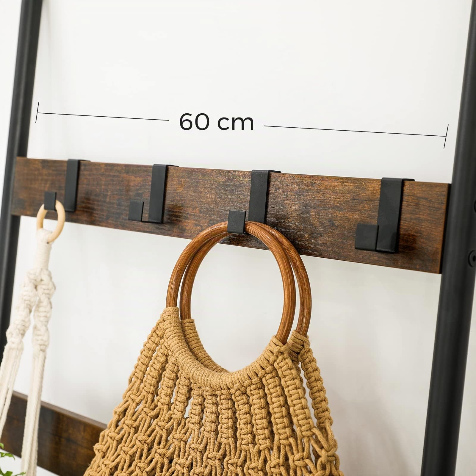 VASAGLE Étagère échelle inclinée, Porte-Serviettes, 5 Niveaux, Largeur 65 cm, Cadre en Acier, pour couvertures, Serviettes, Foulards, Style Industriel, Marron Rustique et Noir LLS011B01