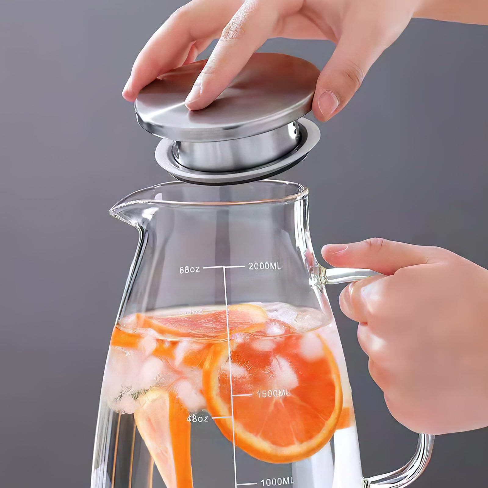 Großer Wasserkaraffe aus Glas 2000ml mit Deckel und Skala Elegante Glaskanne für Kalte Getränke Rutschfest für Zuhause und Partys