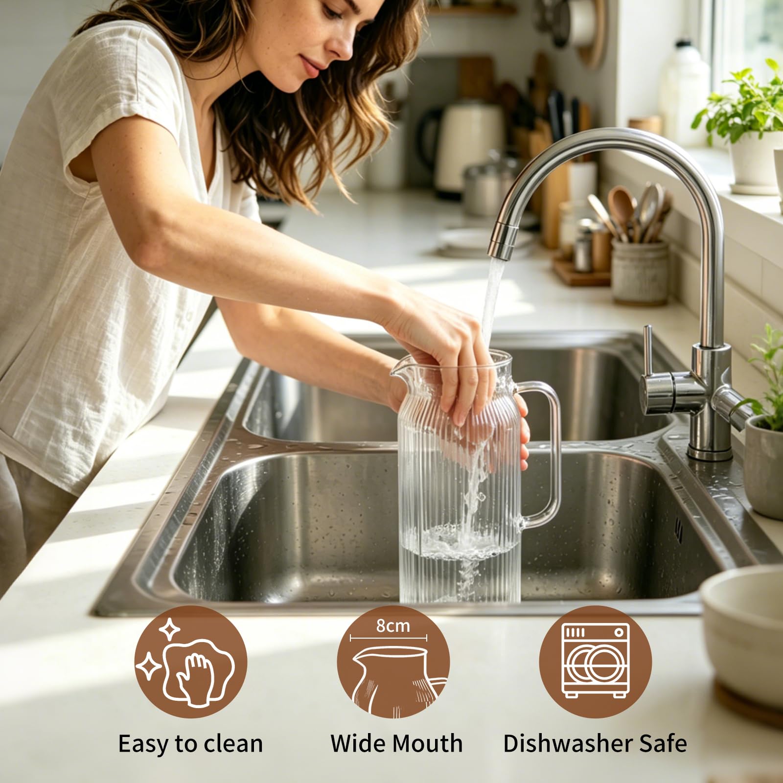 Caraffa Vetro 2 litri, 2PCS Strisce Verticali Brocca Acqua in Vetro Borosilicato con Coperchio in Acciaio Inossidabile, Borosilicato Resistente al Calore per Bevande Calde o Fredde (2 L/ 70 oz.)