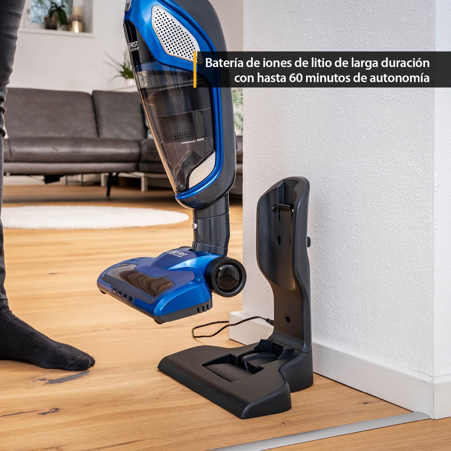 TZS First Austria Aspirador Escoba y de Mano 2 en 1 60 Minutos de autonomía | Cepillo para Suelos con luz LED | Cargador de Pared | Sin Bolsa | Inalámbrico
