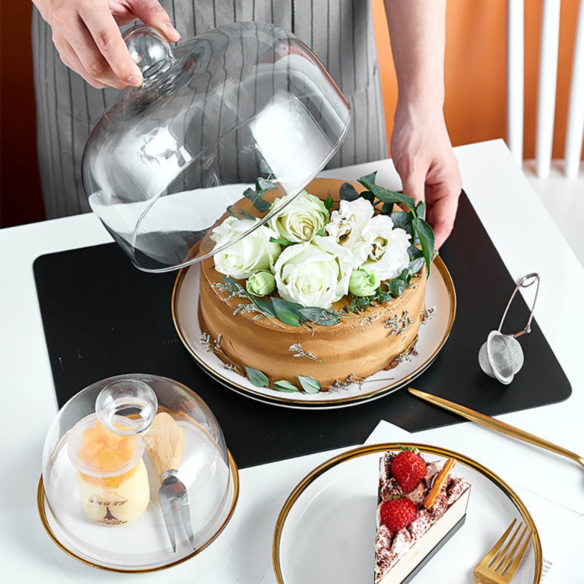 Plato para Tartas Cubierta de Vidrio Transparente y Base Cerámica para Presentación de Pasteles y Postres en Fiestas y Eventos Fácil Mantenimiento y Brillo