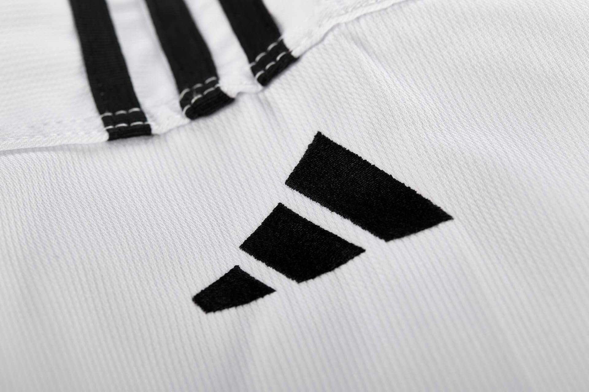 adidas Taekwondoanzug Club 3 | Dobok mit Schulterstreifen | für Kinder und Erwachsene | Leicht und atmungsaktiv | Revers Weiß | für Training und Wettkampf | für Körpergröße 130-220 cm