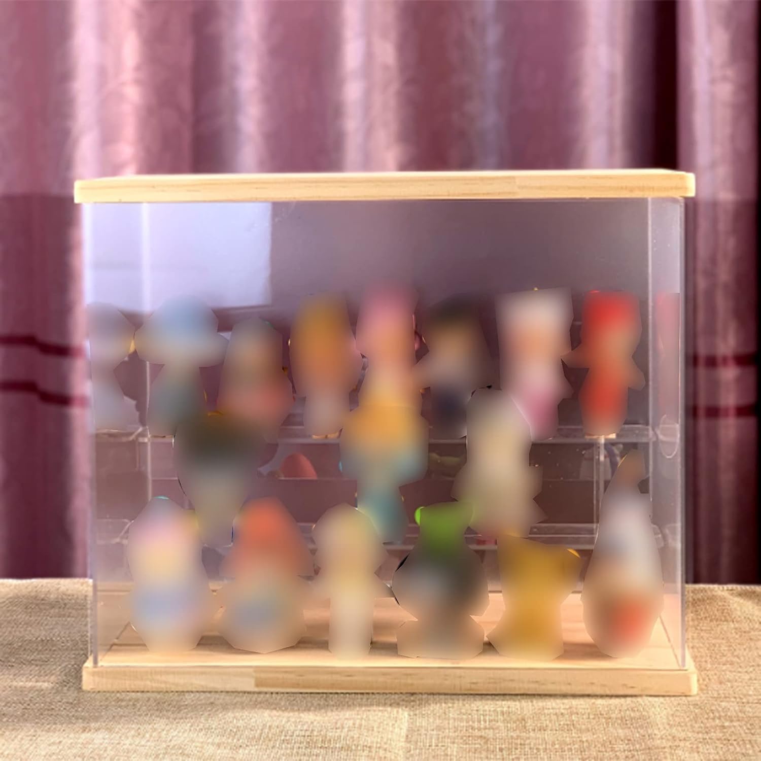 NAKEAH Acryl-Vitrine mit abnehmbarem Würfel-Organizer für Sammelfigur, Puppen-Display mit stapelbarem Holzsockel (Farbe: transparent, Größe: (L x B x H) 32 x 18 x 26,5 cm