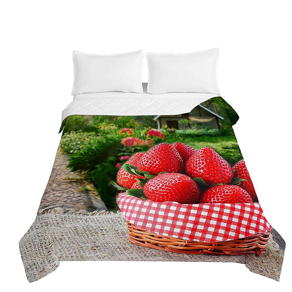 Couvre lit matelassée fraise pour une chambre parentale fraîche et cocooning