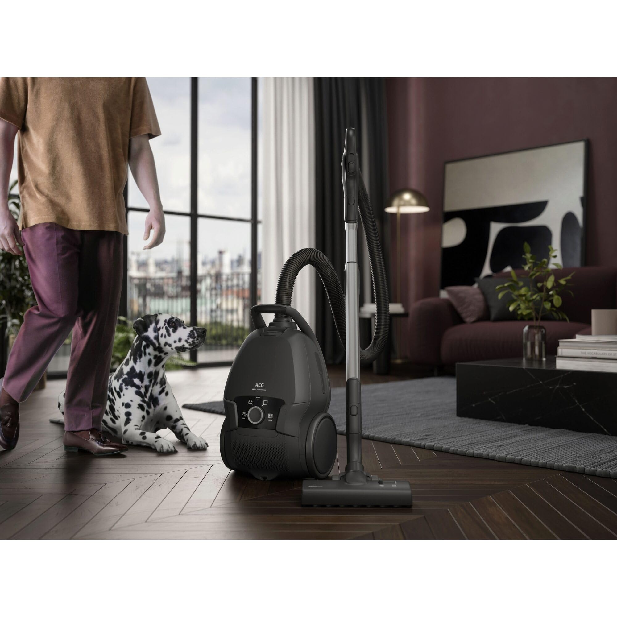 AEG Staubsauger mit Beutel, Leise 69 dB, HEPA‑Filter für Hygienisch Saubere Luft, 5 L Staubbeutel, Mini‑Turbodüse für Tierhaare, 12 m Reichweite, Alle Böden, Zusatzdüsen, Dunkelgrau, VX9‑5‑EBR