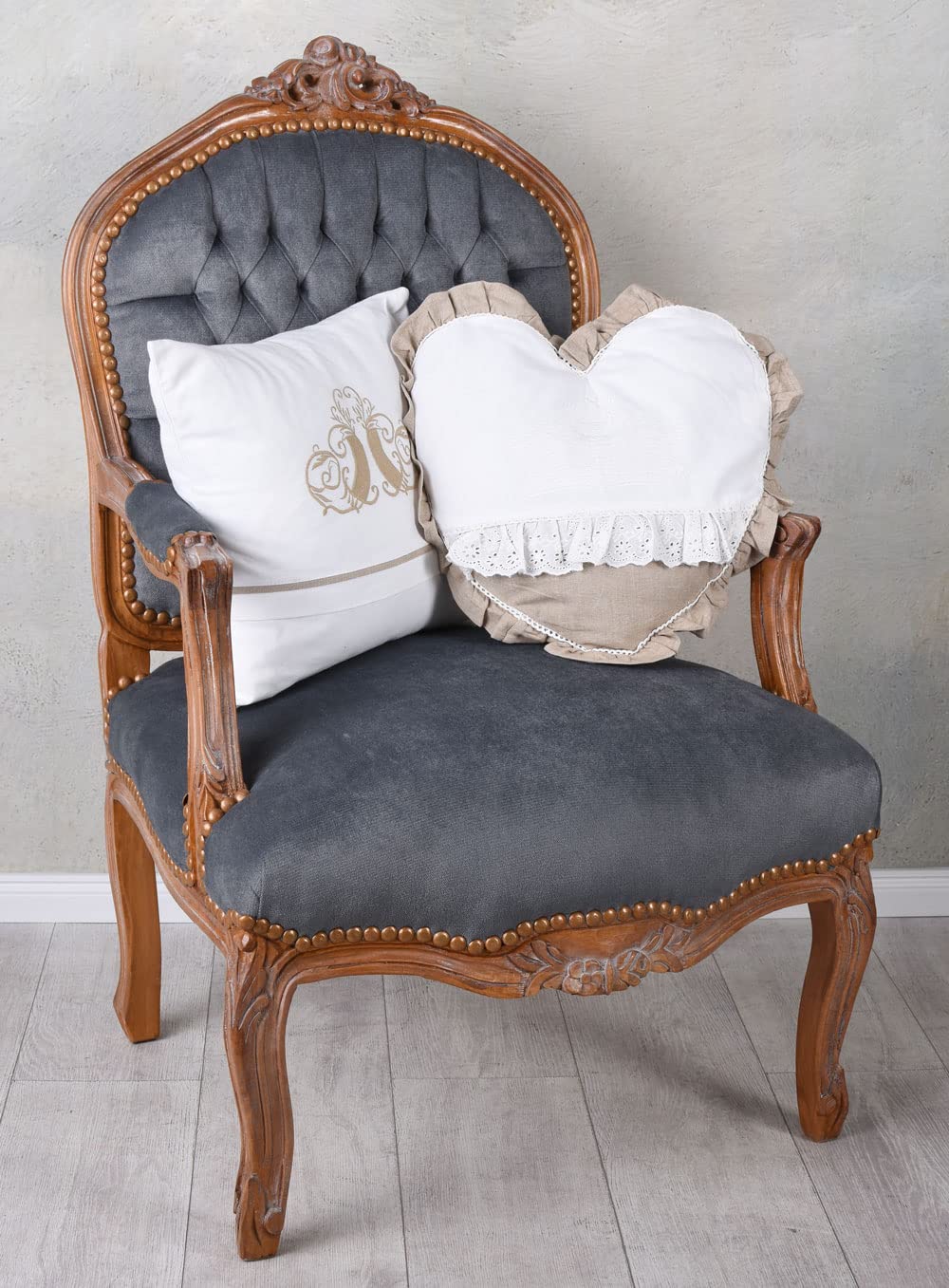 Cuscino Decorativo A Cuore Con Pizzo E Monogramma Ricamato – Stile Nostalgico 40x40 Cm – Palazzo Exclusive - 3