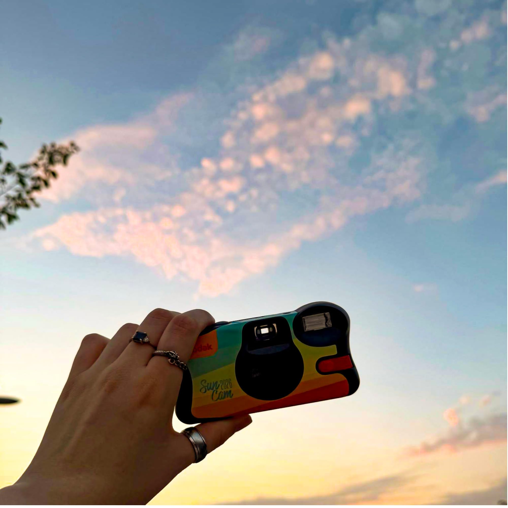 KODAK FunSaver 39 – jednorazowa kamera z wbudowaną lampą błyskową, 39 ekspozycji, kolorowa folia ISO 800 24 mm, idealna do spontanicznych zdjęć, podróży, wesel i niezapomnianych chwil
