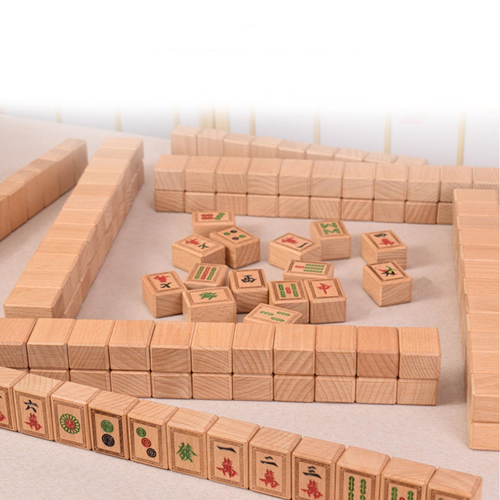 Chinesisches Mahjong-Fliesen-Set mit 146 Stück 1,5 Zoll großen Mah-Jongg-Fliesen aus Buchenholz mit tragbarem Koffer und Würfeln, geeignet for Reisen und Partys
