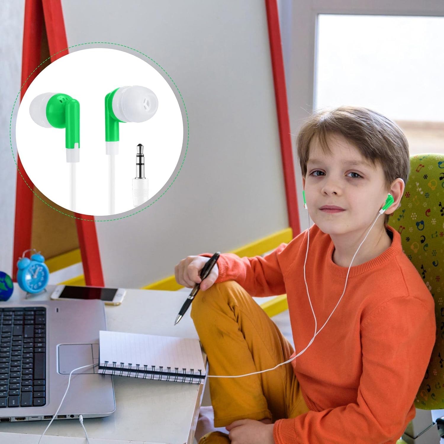 Lot de 100 écouteurs intra-auriculaires de 3,5 mm emballés individuellement avec fil pour étudiants, écoles adultes, hôpitaux, hôtels, bibliothèques, musées, cadeau MP3 (vert)