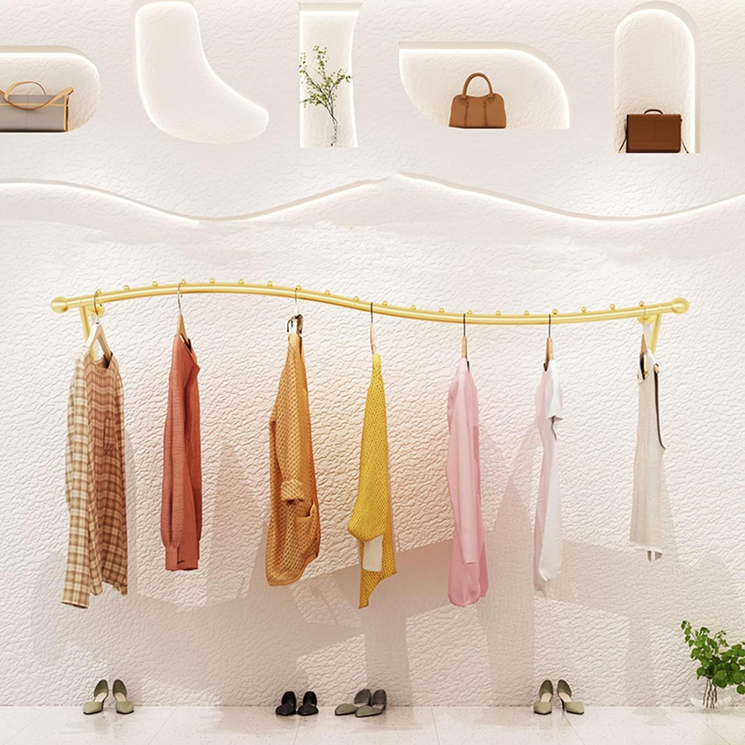 Moderni scaffali espositivi in Metallo da Parete per Negozi di Abbigliamento, Appendiabiti creativi per Negozi di Abbigliamento, Appendiabiti in Ferro, soluzioni Eleganti per l'esposizione d