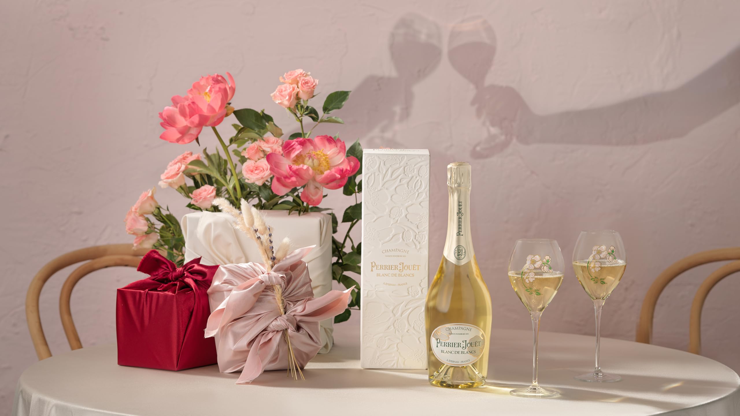 Perrier Jouët Blanc de Blancs Champagne Cuvée con Estuche - 750cl
