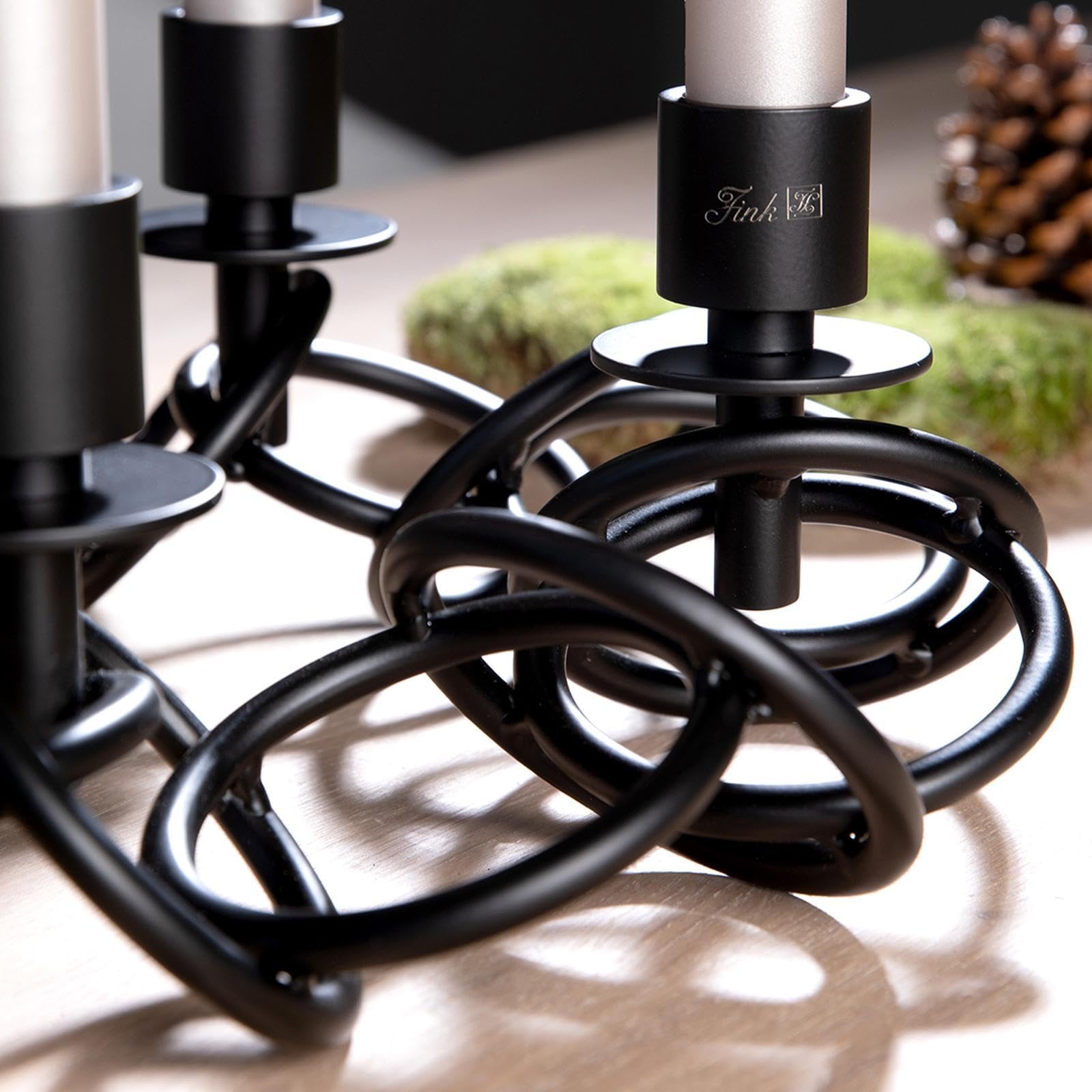 Fink Advents-Kerzenhalter 4-flammig Ø 34 cm Metall schwarz pulverbeschichtet - Kerzenständer für Stabkerzen Ø 3 cm - puristisches Design als Tischdeko & elegante Wohnzimmerdeko