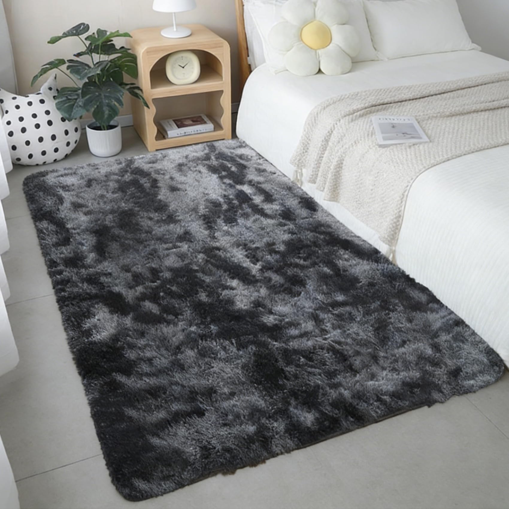 Grand tapis 240 x 320 cm gris foncé au design moderne et finition soignée