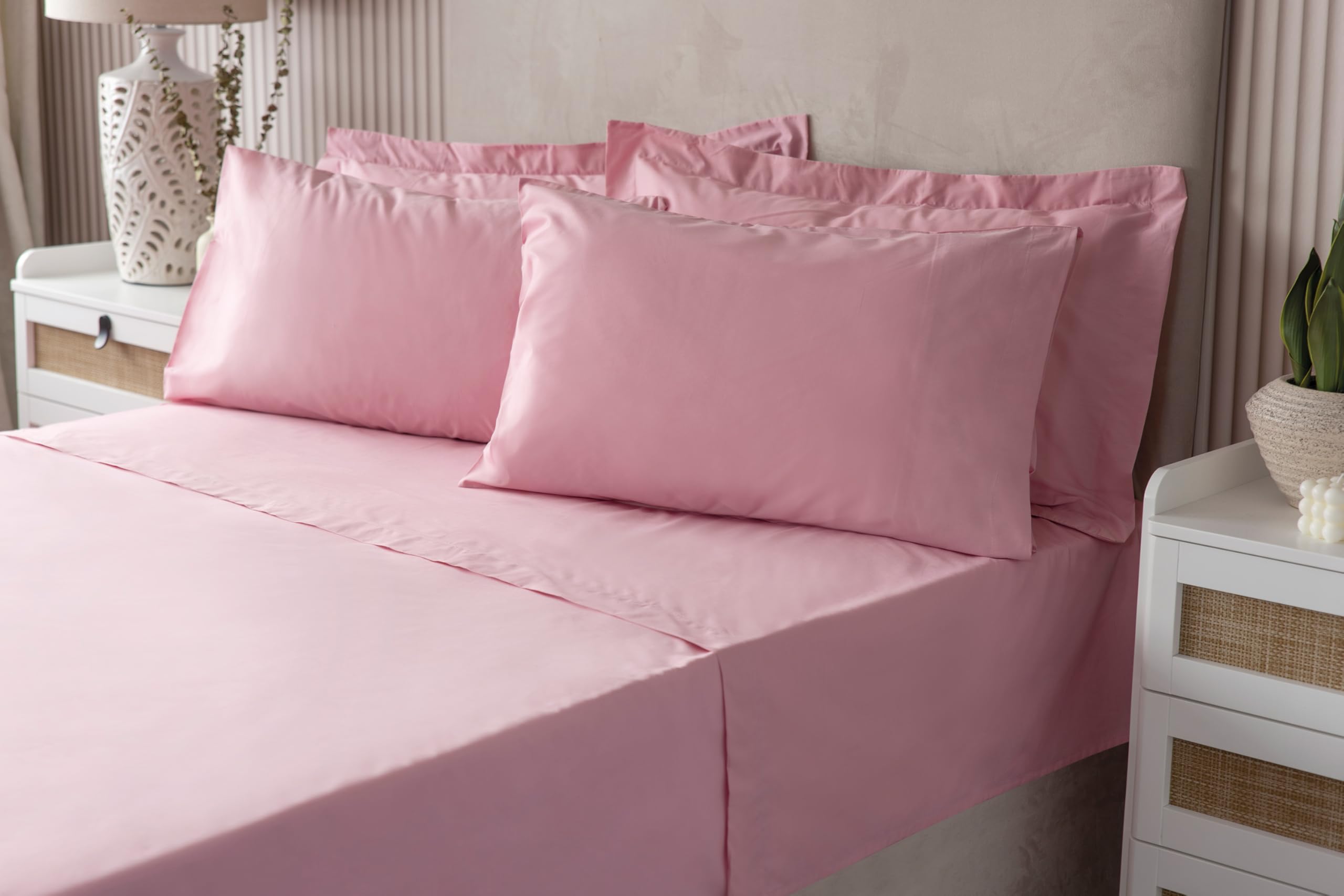 Belledorm Luxury Fitted Bed Sheet With Matching FREE 2 X PILLOW CASE Plain Dyed Poly Cotton Percale Easy Care Bed Sheet Genuine 50% cotton 50% polyester (Double, Blush) — image 1