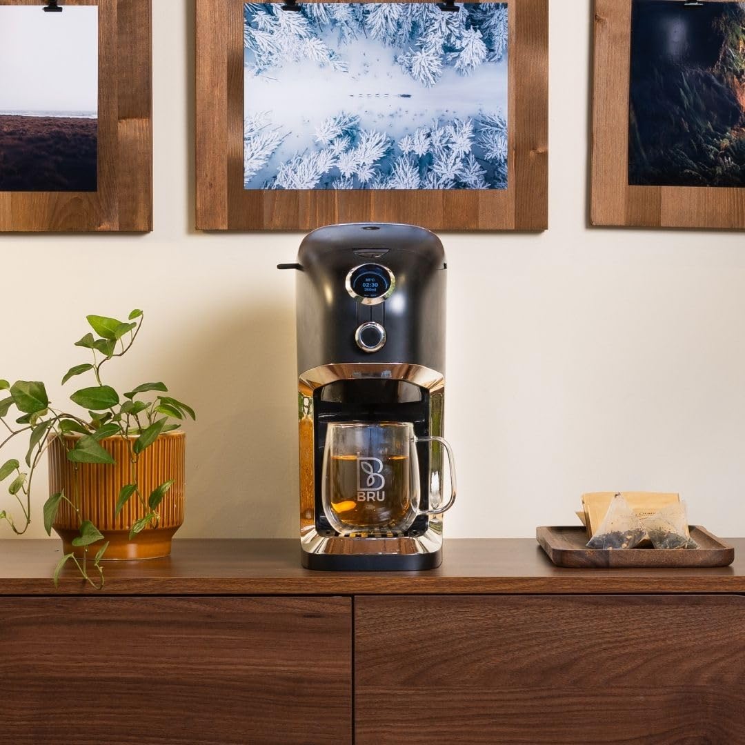 BRU Teeautomat für losen Tee, Kräuter & Teebeutel – Heißwasserspender & Teemaschine in einem, ohne Kapseln, filtriertes Wasser auf Knopfdruck, automatisches Reinigungssystem