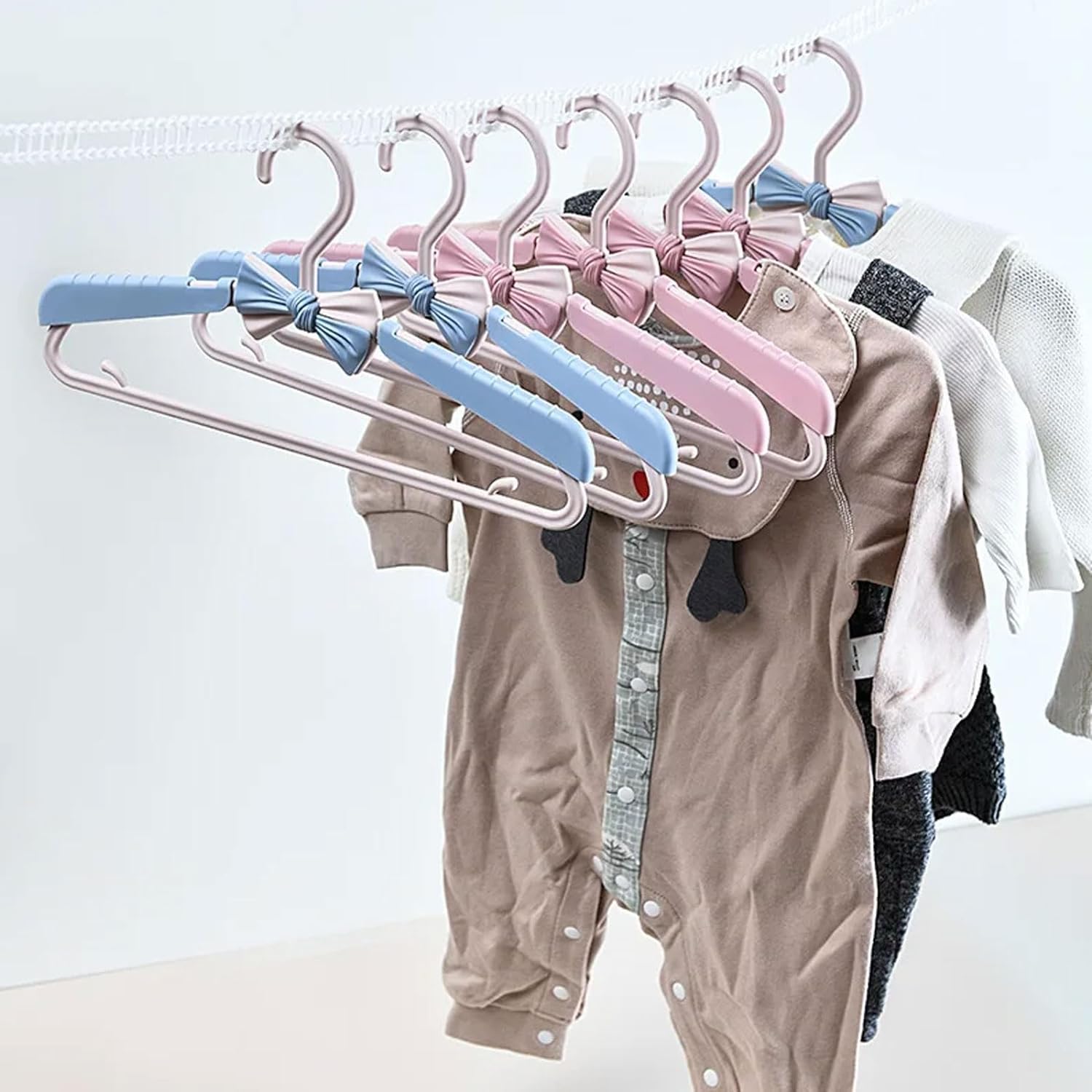 Wieszaki Na Ubrania Dla Dorosłych 10 Szt. Regulowane Wieszaki Wieszak Dla Chłopca I Dziewczynki Plastikowe Antypoślizgowe Wieszaki Do Przechowywania Na Wieszaki,Pink-10pcs