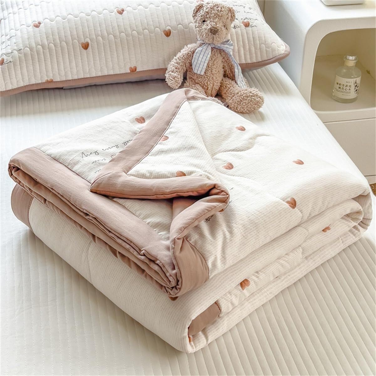 VUIKLCty Modern And Elegant Quilted Bedspread Summer Cooling Blanket, Machine Washable(Light Pink,150x200cm)