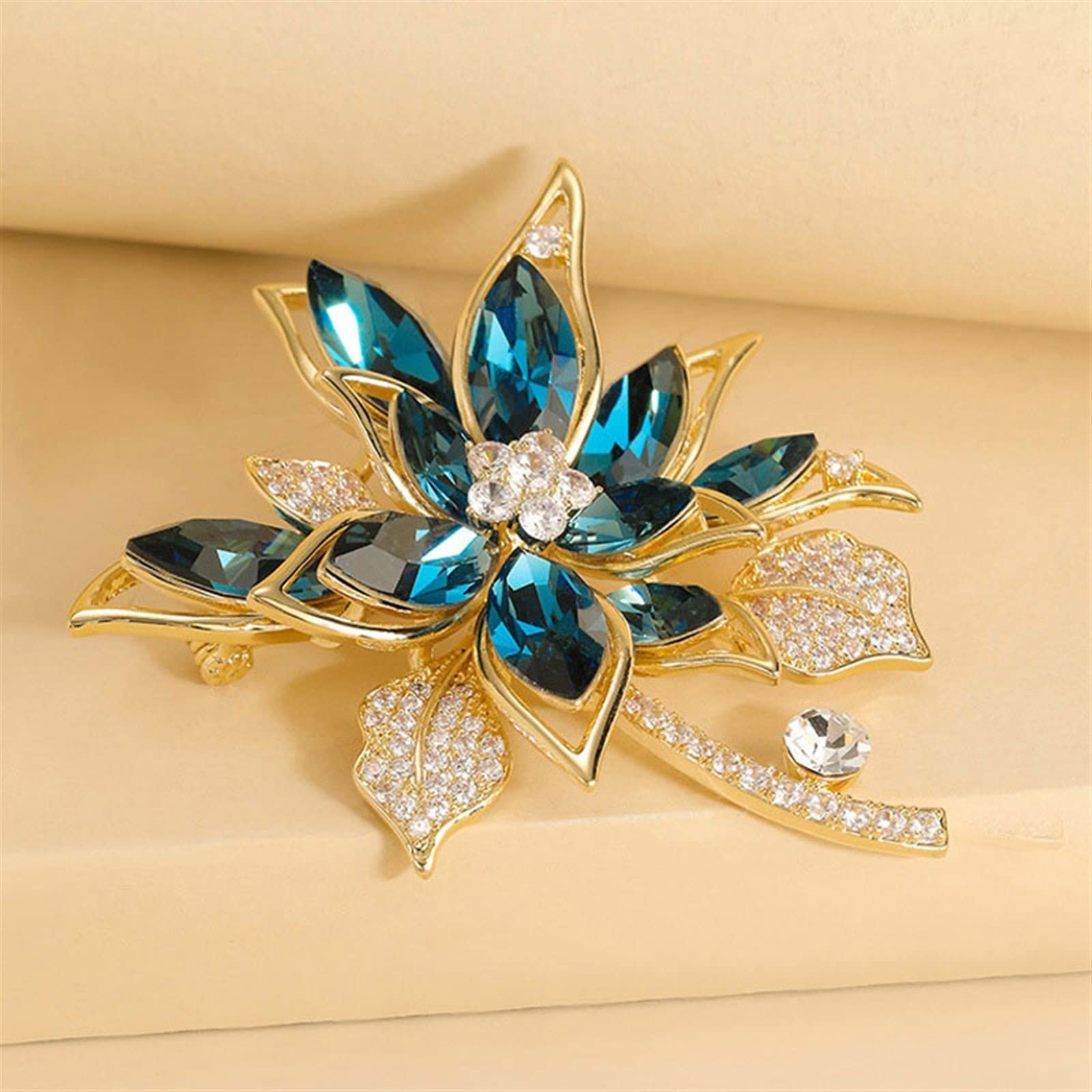 Broche of haarspeld bloem donkerbruin. Gemaakt van Chiffon