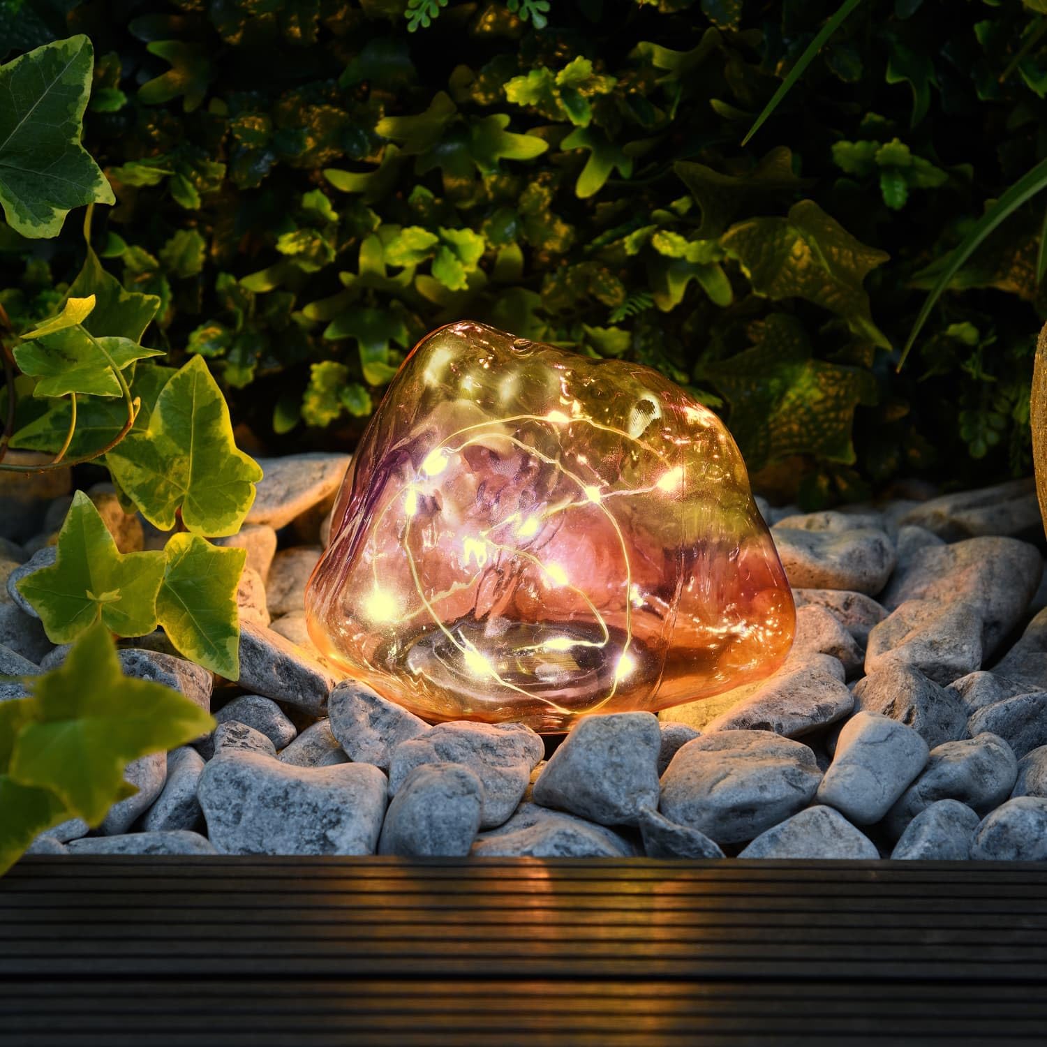 BargainsMania Solar Ombre Rock Ground Light - Brighten Up Your Garden with This Colourful and Decorative Solar Ombre Rock Ground Light - Dimensions: 13.5 X 11.5 X 21cm (Purple)