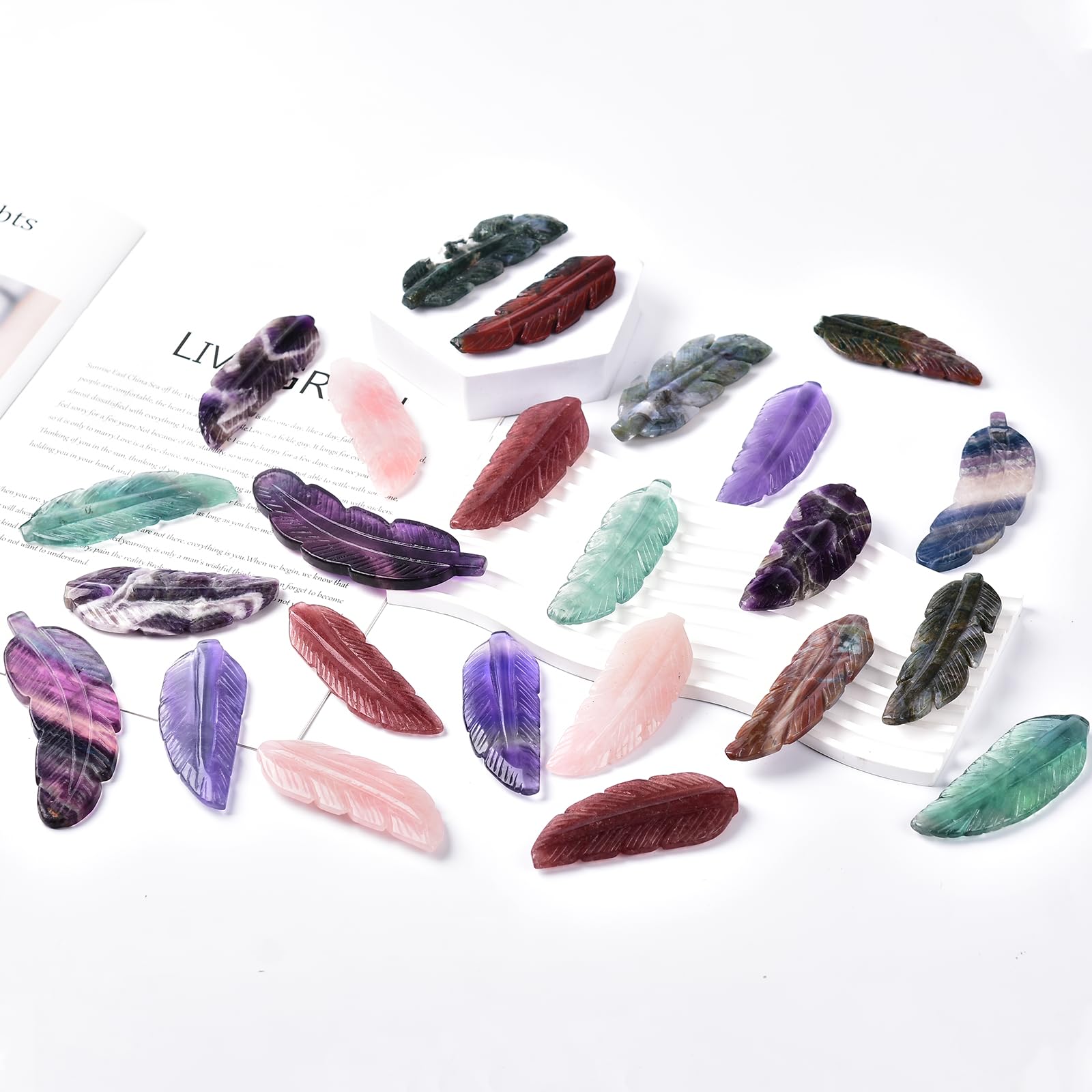 JIC Gem Lot de 2 cristaux de fluorite verts décoratifs sculptés à la main en forme de plume - Pierre précieuse de quartz vert - Décoration d'intérieur - Reiki - Équilibre énergétique
