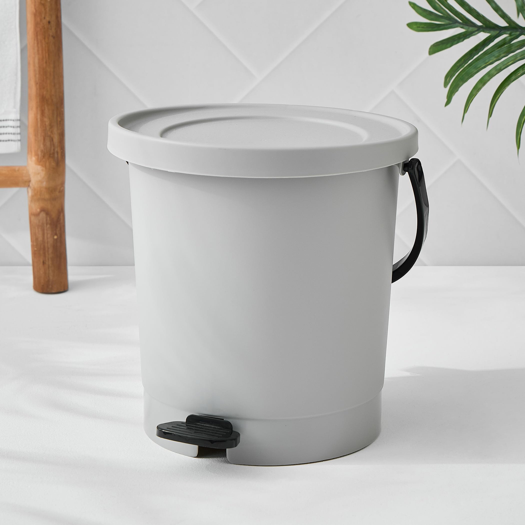Home Centre Sedona Crescent Polypropylene Pedal Waste Bin - 7L-picture-26