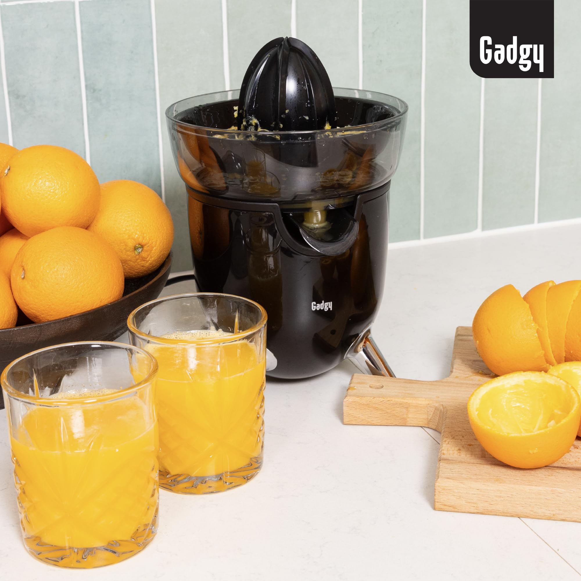 Gadgy Spremiagrumi Elettrico 100W – Estrattore di Succo Compatto con Beccuccio Antigoccia, Coperchio Antipolvere e Piedini Antiscivolo - Succhi Freschi di Arancia, Limone e Lime | Per Arance Limoni Lime e Pompelmi con Piedini Antiscivolo e Coperchio Antip