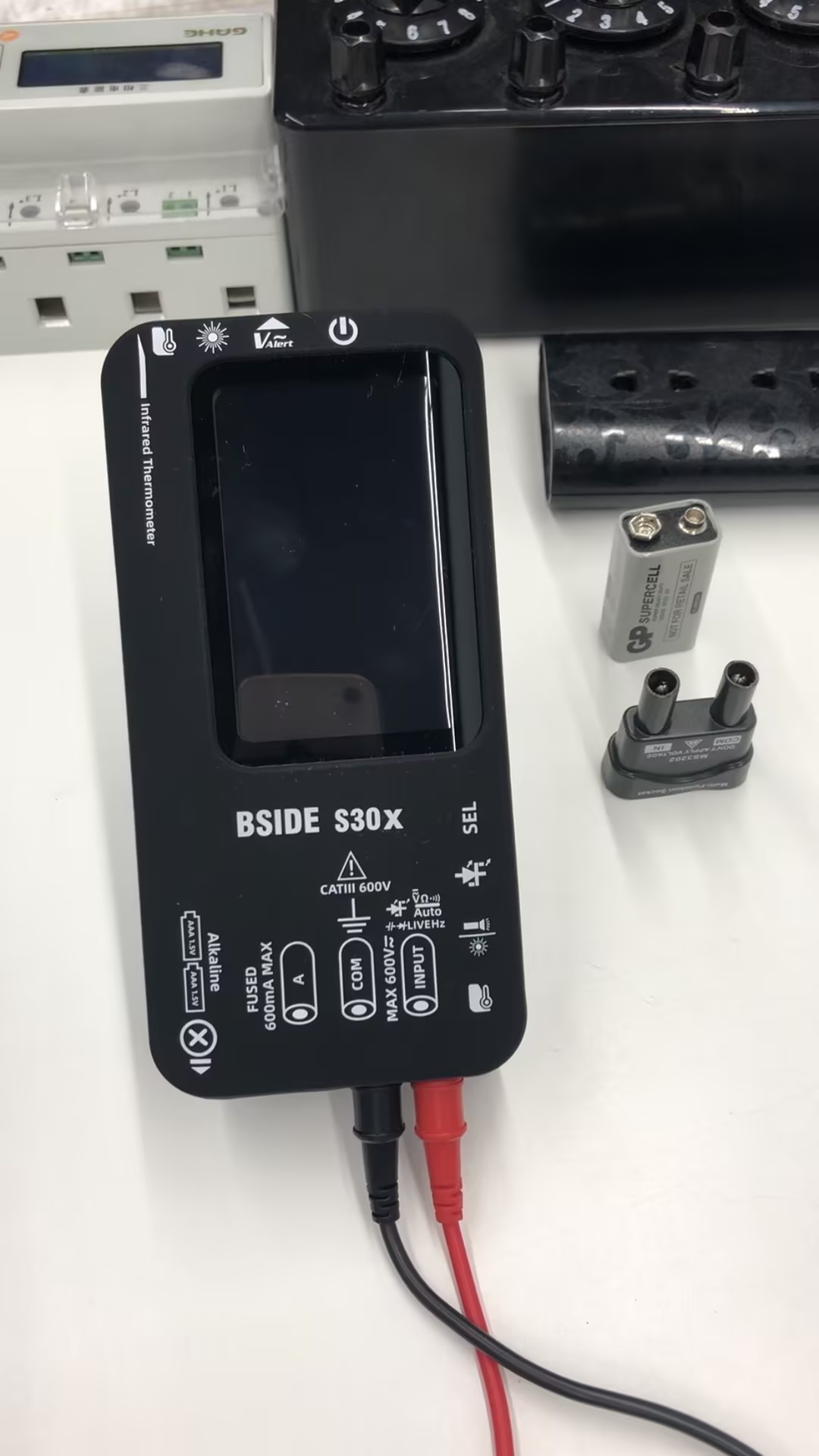 Kit Multimètre Numérique BSIDE S30X + Stylo Testeur X1 - Mesure Automatique Tension, Courant, Résistance, Capacité, Température - Pour électricien, électronique, Auto