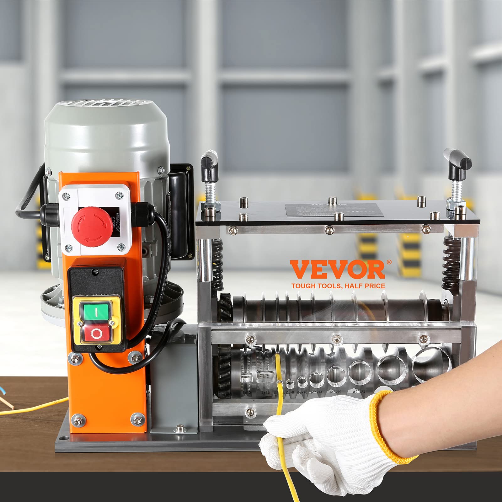 VEVOR Elektryczna maszyna do ściągania izolacji kablowej, 1,5-32 mm, 750 W, urządzenie do ściągania izolacji 30 m na minutę, szczypce do ściągania izolacji, ostrze ze stali sprężynowej 65 Mn, idealne