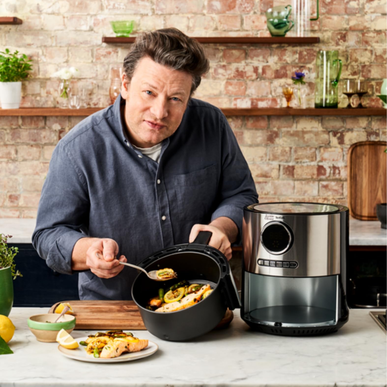 Jamie Oliver by Tefal EY11JD10 Freidora de aire caliente, 1630 W, capacidad XL (4,2 L), ajuste de temperatura de 80 °C a 200 °C, pantalla táctil, 8 programas automáticos, acero inoxidable