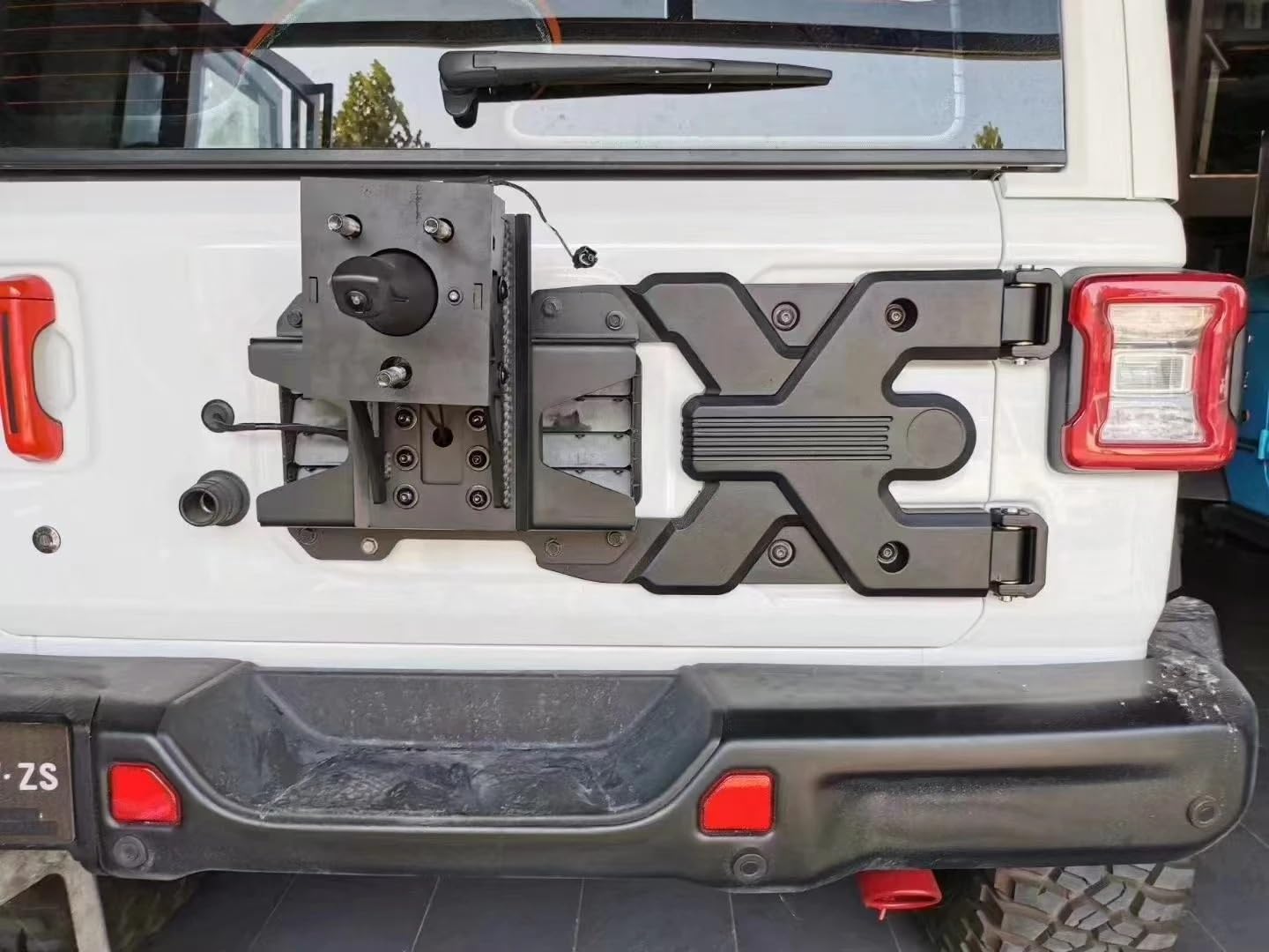 Uchwyt koła zapasowego, wzmocnienie tylnych drzwi RR, pasuje do Wrangler JL Uchwyt ścienny na opony uchwyt ścienny do opon