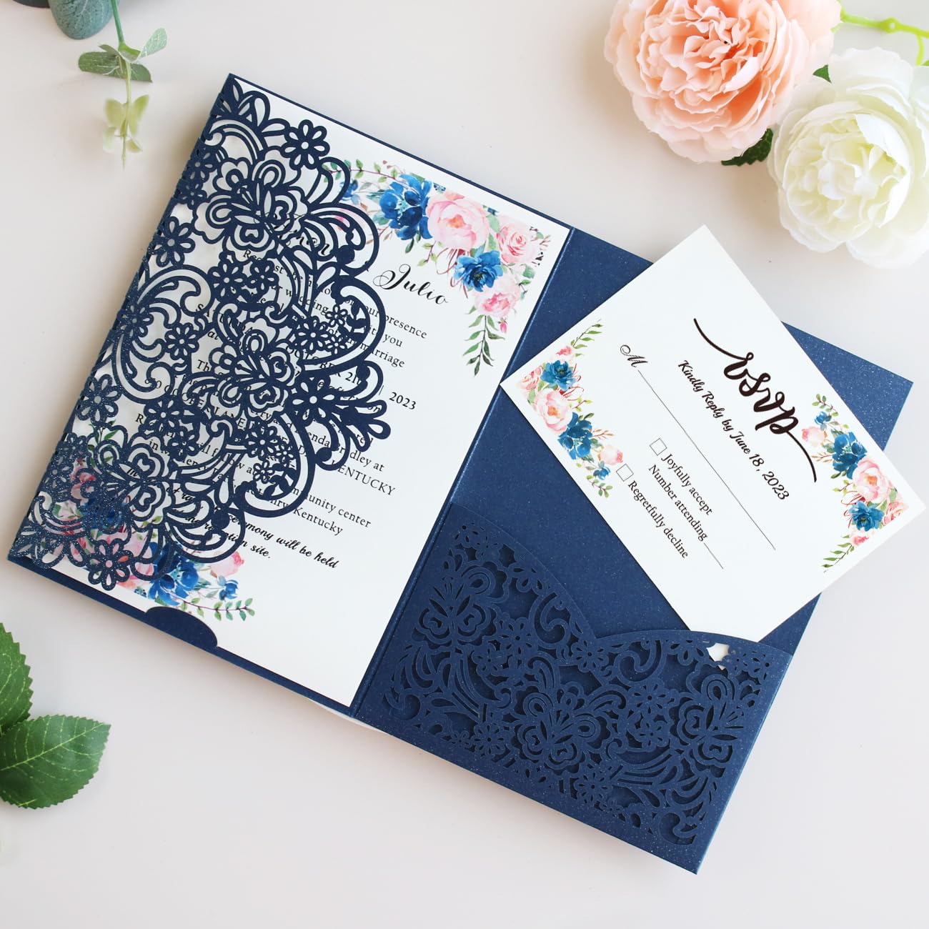 Hosmsua Einladungstaschen für Hochzeitseinladungen, lasergeschnitten, Blumenmotiv, mit Umschlägen für Hochzeit, Brautparty, 16 Einladungen (ohne Innenblatt), Marineblau, 50 Stück