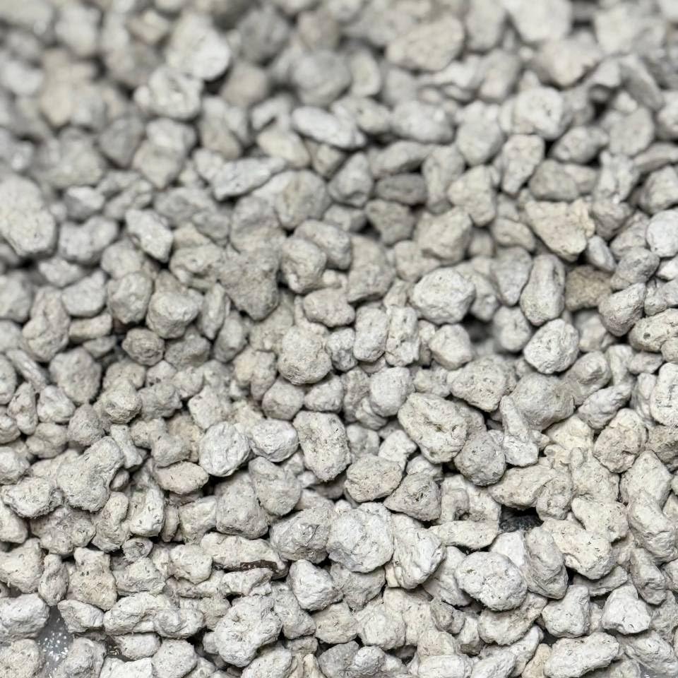 GARDENWISE Horticultural Pumice for Plants Natural Pumice Stone Soil Amendment 3/8-1/4 inch Made in USA (1 Quart - 0.9 lb)