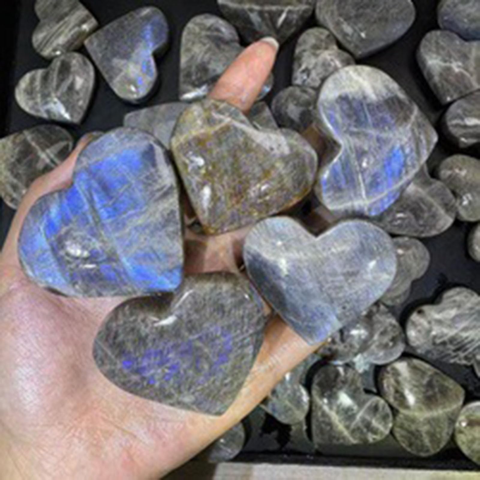 Natürlicher handpolierter Labradorit-Edelstein in Herzform
