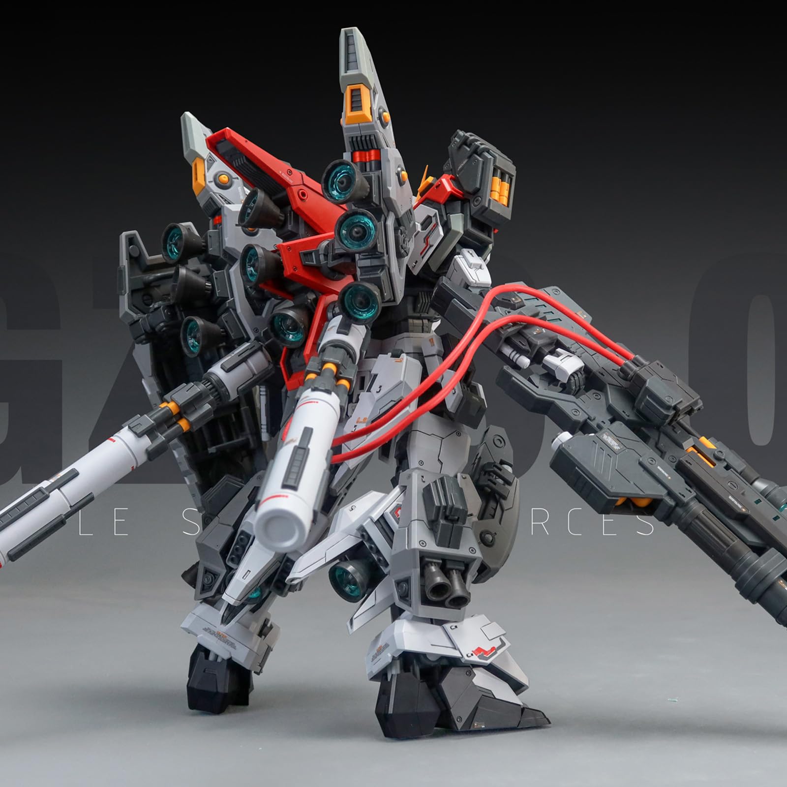 海外製プラモデル　ZZA 1/100 レグス（GZSS-OX01）　完成品 Amazon | SYXLCYGJ ZZA 1/100 GZSS-OX-001队长机 高さ約22cm REGUS