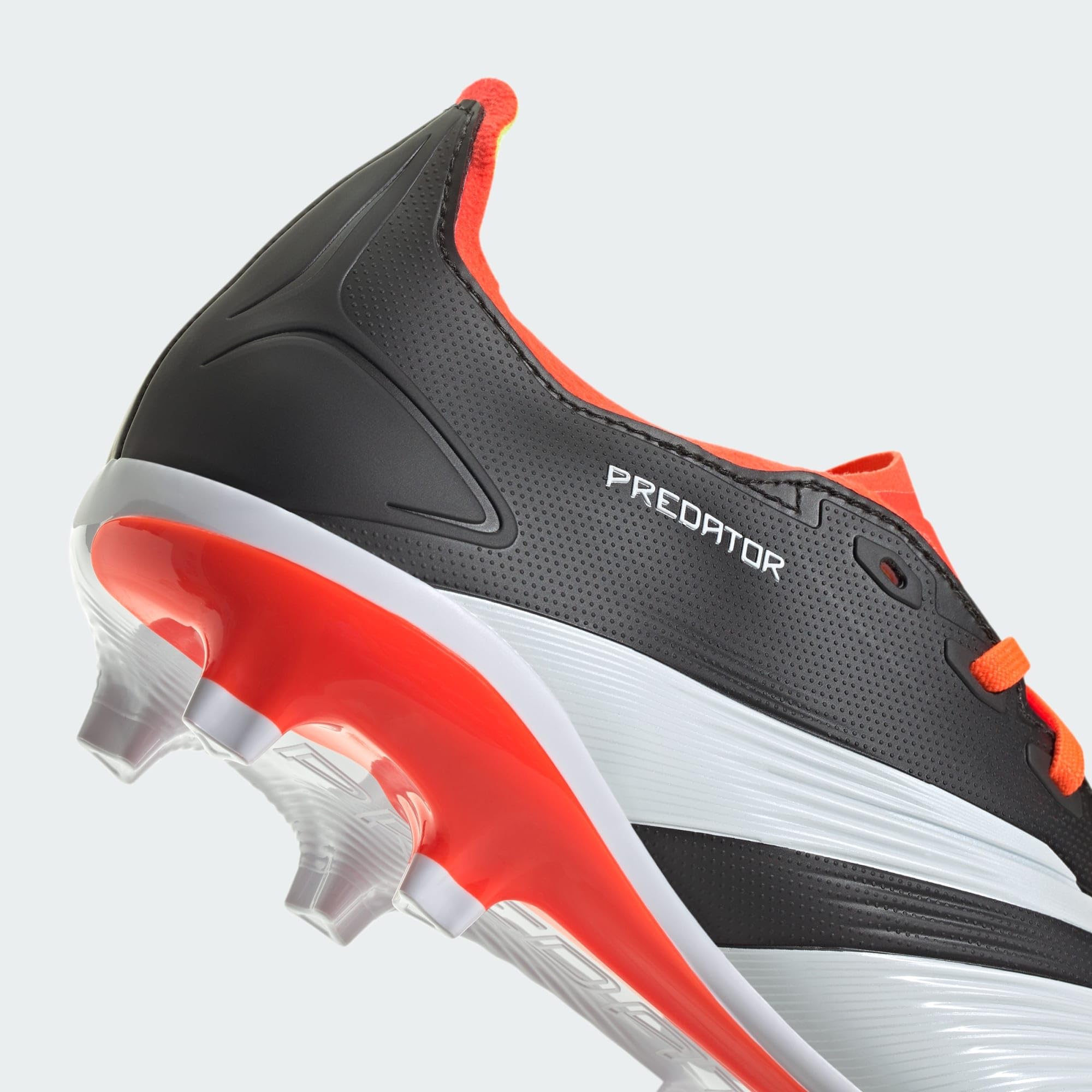 adidas Unisex Bota de fútbol Predator League césped Natural seco