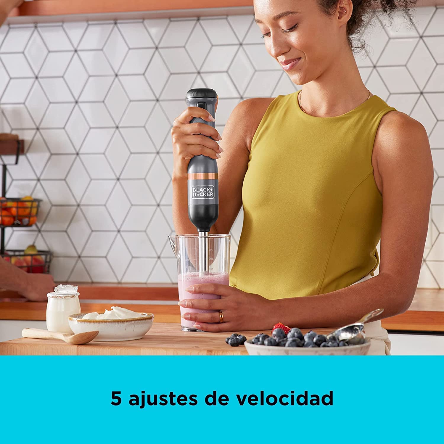 BLACK+DECKER Batidora de mano 7,2V, multifunción, 5 velocidades, inalámbrica, batería recargable, 32 min de autonomía, diseño compacto y ergonómico, incluye accesorios, BCKM1011KGF-QW