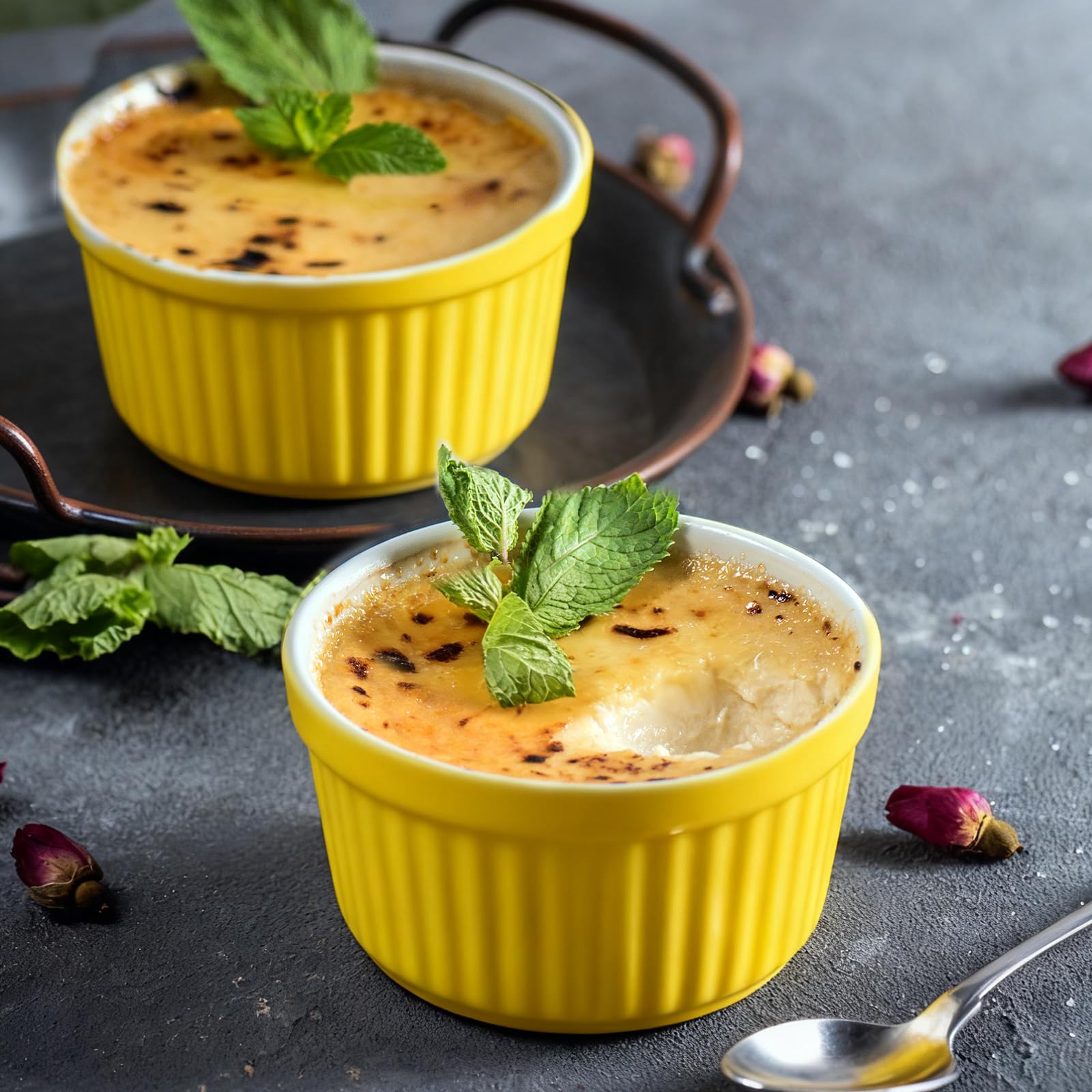 Lot de 12 ramequins en porcelaine jaune à rayures pour soufflé, confitures, cupcakes, crème pâtissière, pudding, muffins, crème glacée – 9 x 5 cm