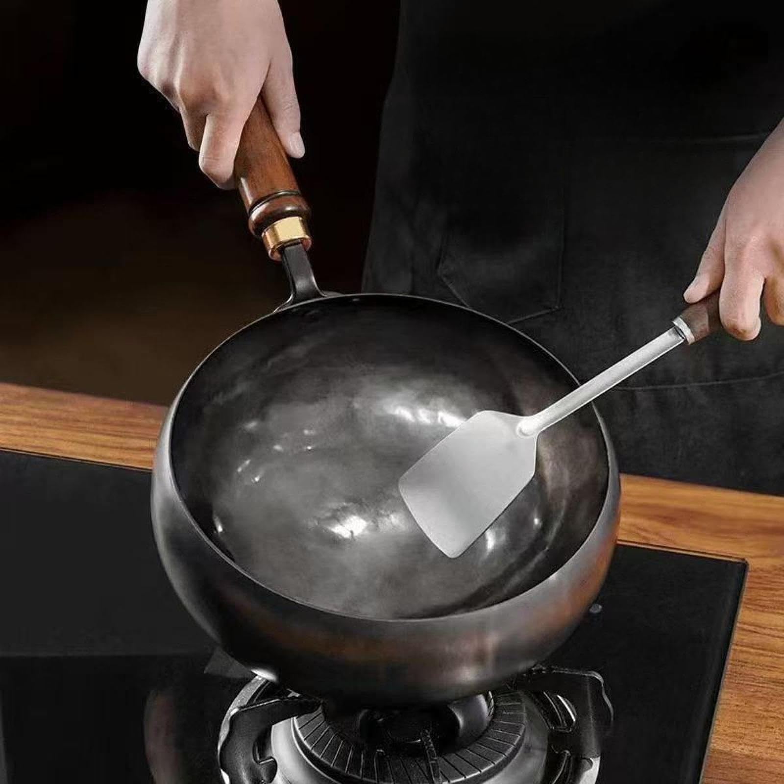 Versatile padella antiaderente wok per friggere e brasare con manico ergonomico in legno, fondo spesso e parete sottile, pentole per fornelli a induzione, coperchio in vetro, 24 cm