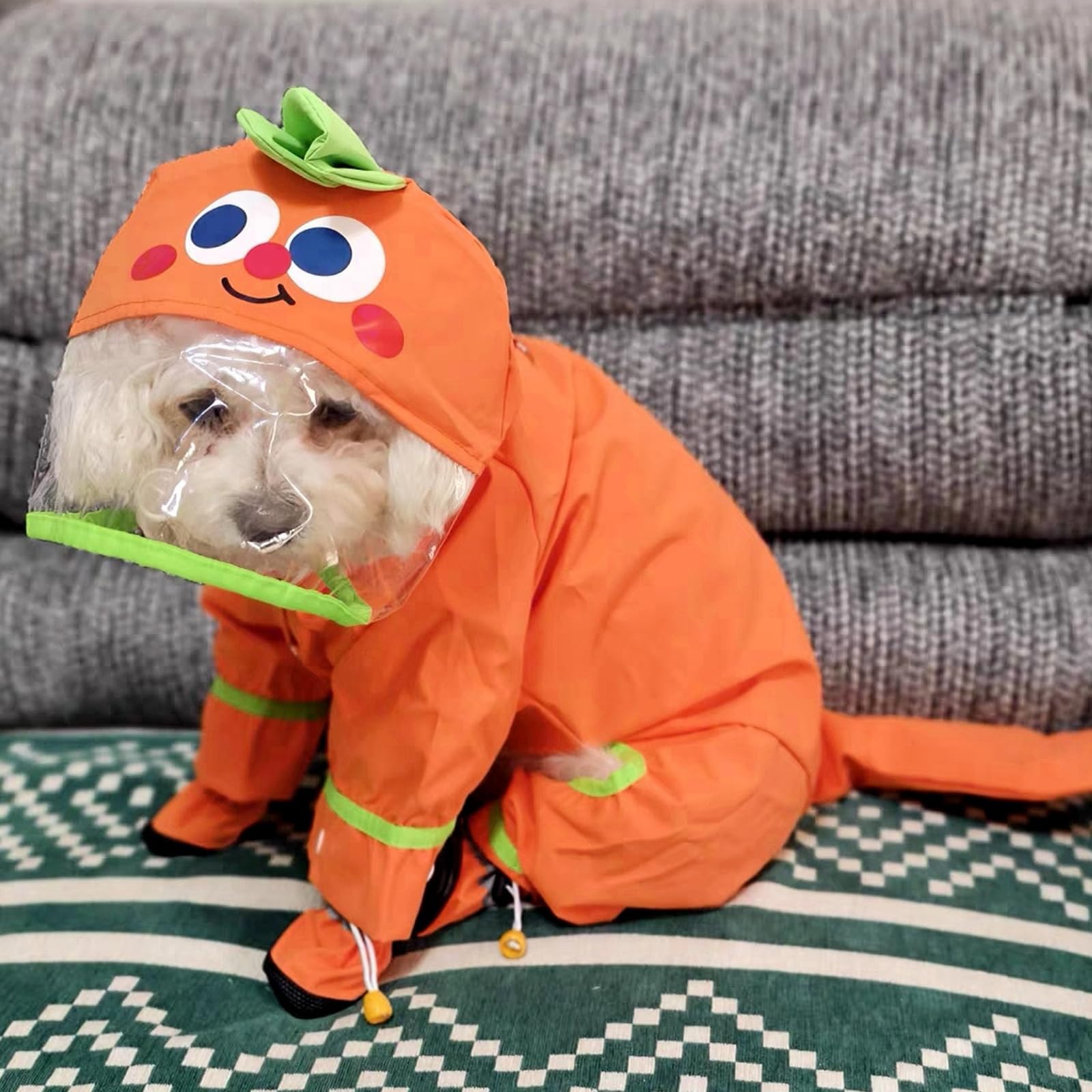 Manteau de pluie imperméable pour chien avec capuche, chaussures et queue amovibles, manteau de pluie avec sangle réfléchissante, veste de pluie légère avec trou pour laisse (carotte orange, taille M)