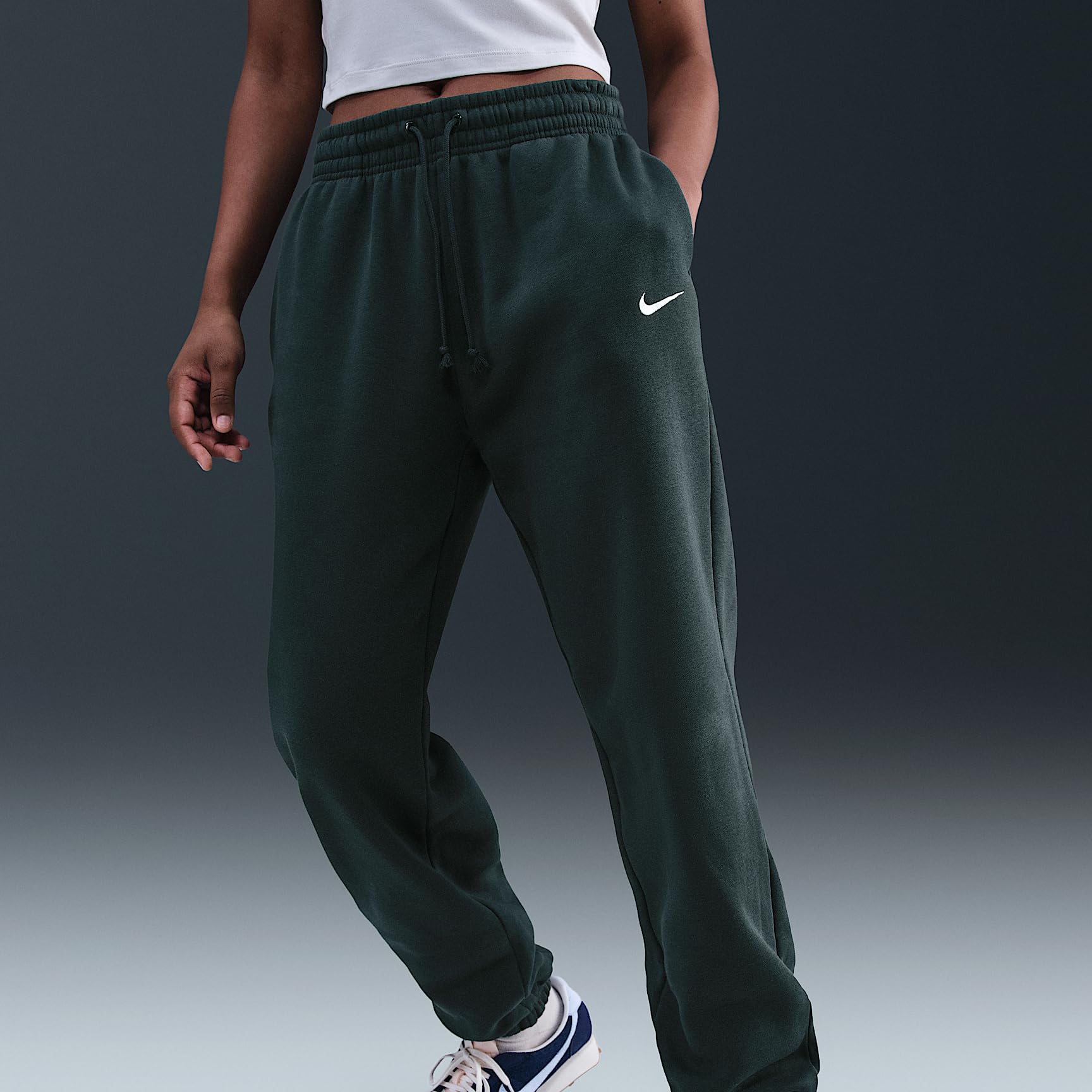Nike Sportswear Phoenix Fleece Oversize-Trainingshose mit hohem Taillenbund für Damen, FZ5996