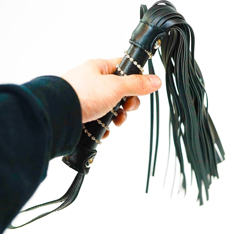 バラ鞭 和風◆本革/い草 /カーキ◆80㎝ ムチ コスプレ Amazon.co.jp: 鞭 皮 むち 演劇 本格 ムチ 武器 黒渦 用具 ペット スズ