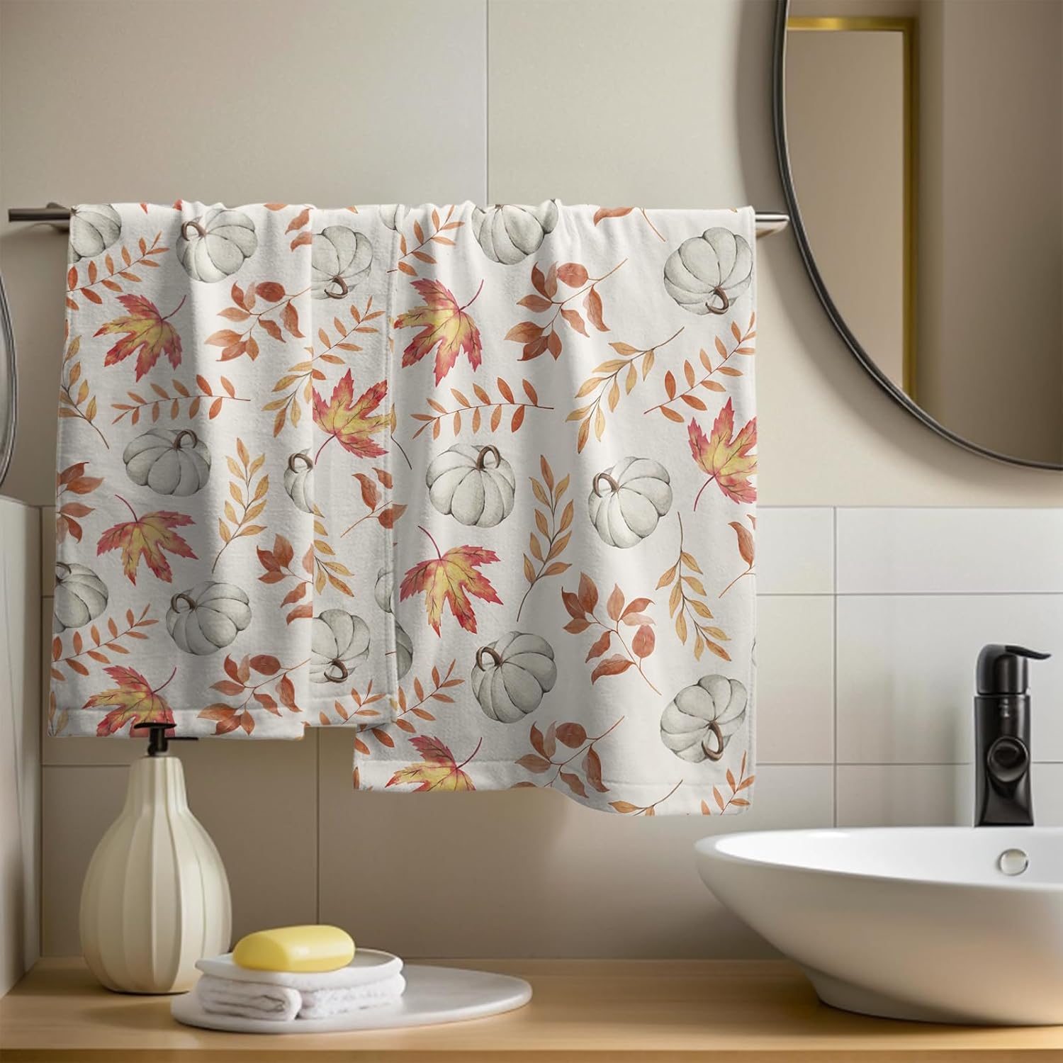 Fall Pumpkin Hand Towels for Bathroom Set of 2 Autumn Maple Leaves Thanksgiving Holiday Theme Decorative Handtowels Soft Absorbent Bath Towel for Home Guest Room Hotel Gym Spa