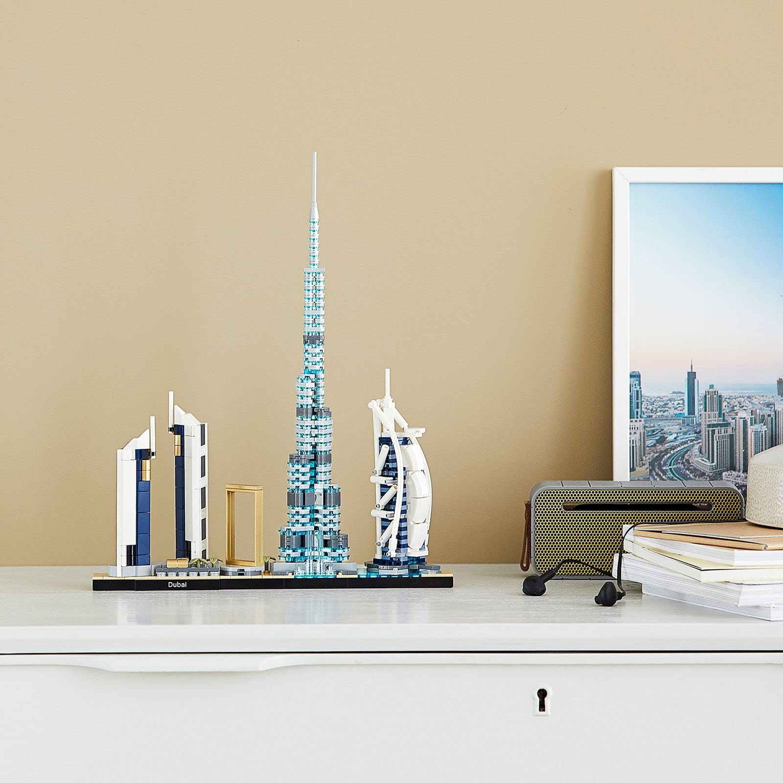 LEGO Architecture Dubai, Collezione Skyline, Kit di Modellismo Creativo e Rilassante, Costruzioni per Adulti e Ragazzi di 16+ Anni, 21052
