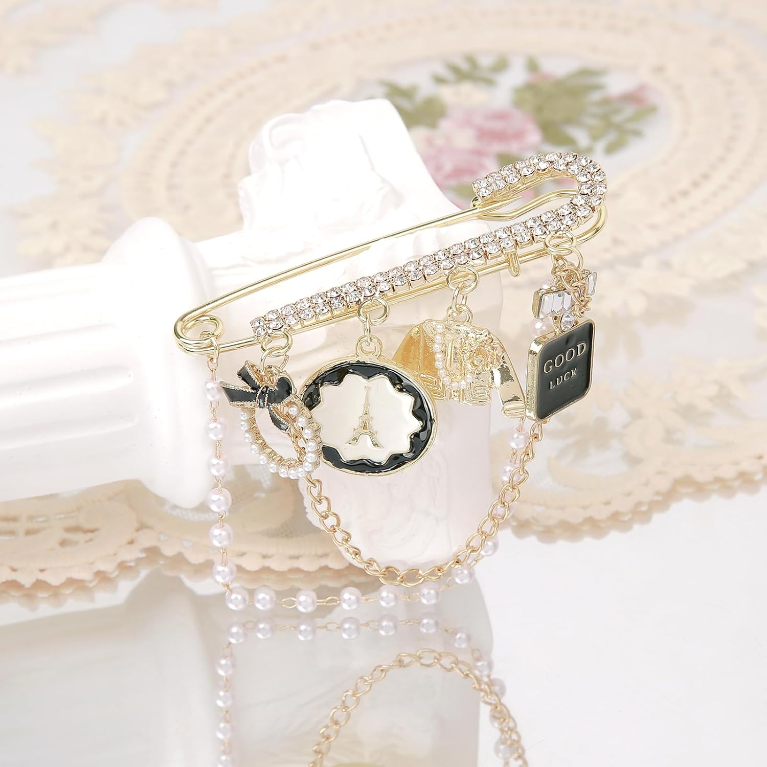 Fashion Pearl Four Leaf Clover Brooch Number 5 Vintage Rhinestone Camellia Brooches Pins for Women Wedding/Bouquet/Banquet Jewelry (Pearl Brooch Pin)(Heart Brooch)