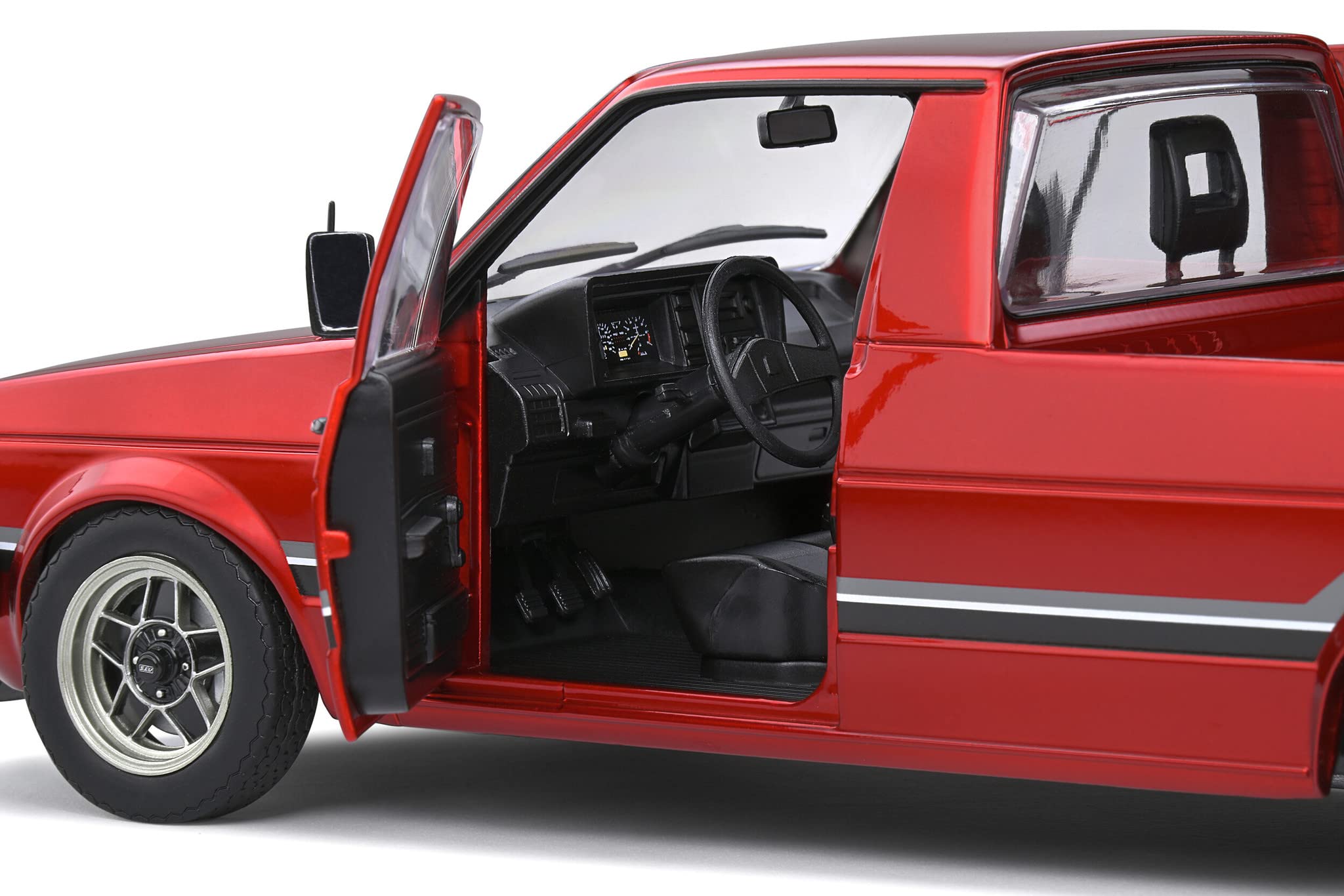 Amazon.co.jp: solido S1803508 1:18 1982 VW キャディ MK1-カスタム