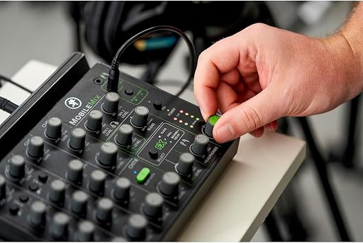 Mackie MobileMix Mobile 8-Channel Analogue Mixer Mixer with Keepdrum Quick Charger