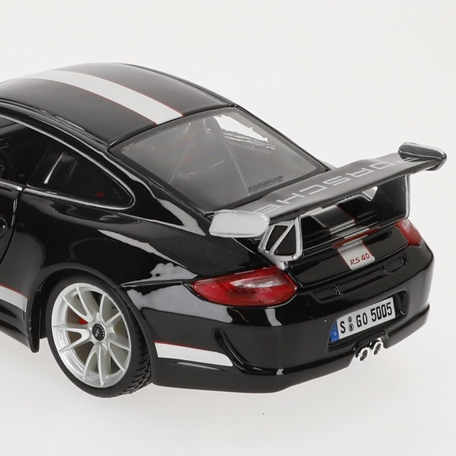 Amazon.com: Bburago 1/18 Porsche 911 GTS RS 4.0 - Black Metal Car