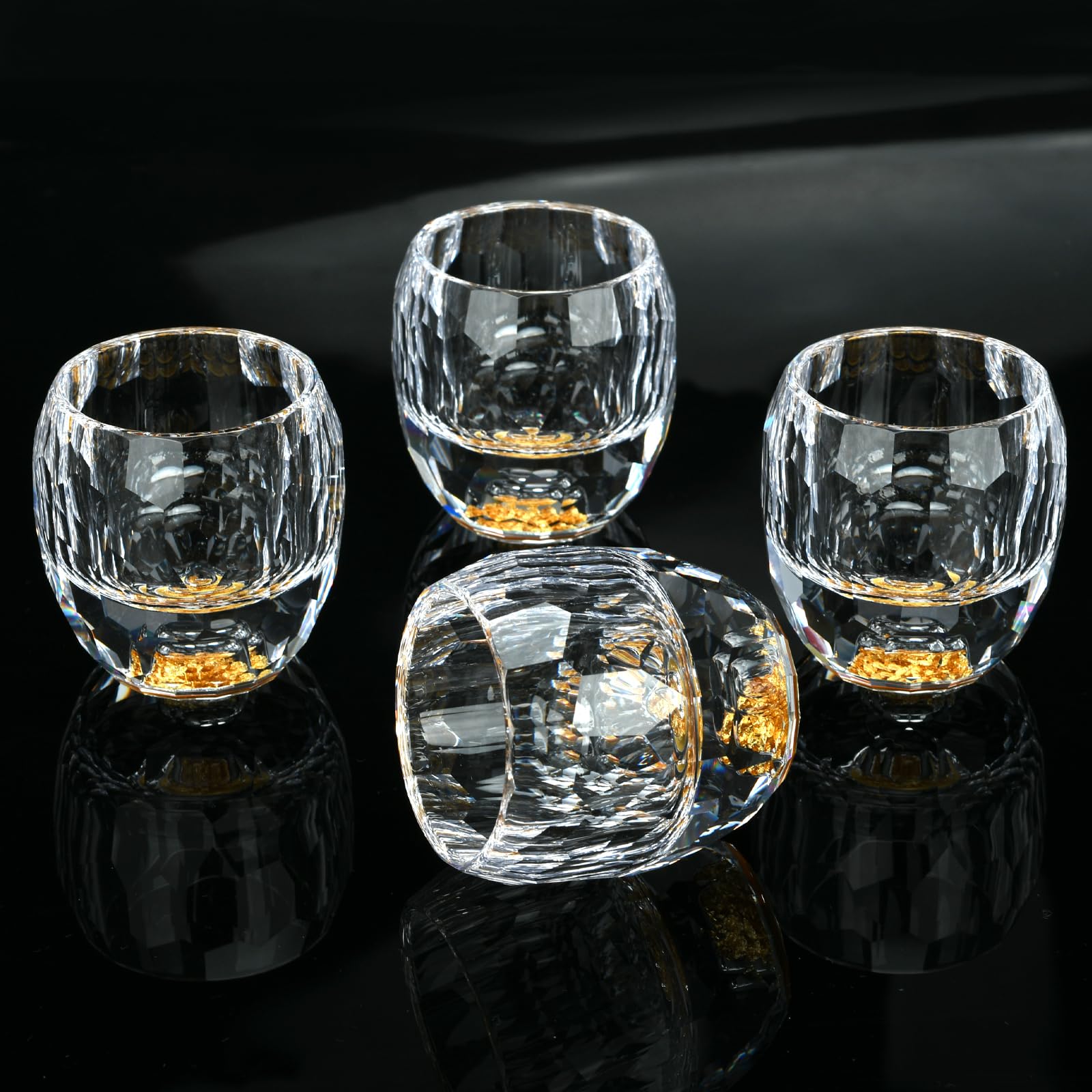 Crystal Shot Glass Lot de 4 verres à shot sans plomb de 60 ml avec fond lourd, décorés avec des flocons de feuille d'or 24 carats, idéal pour la vodka, l'alcool, la tequila, le saké, le whisky